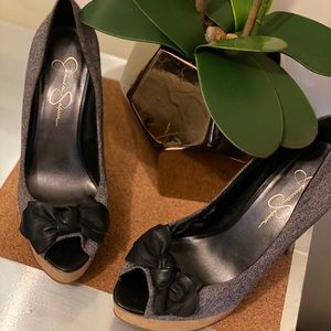 Jessica Simpson Black and Tan Heels